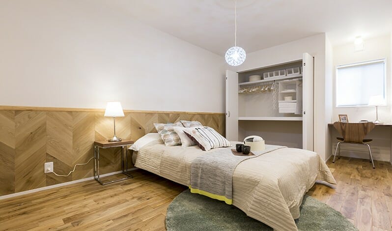 勾配屋根が魅力、和シックなコンパクトモデルハウス