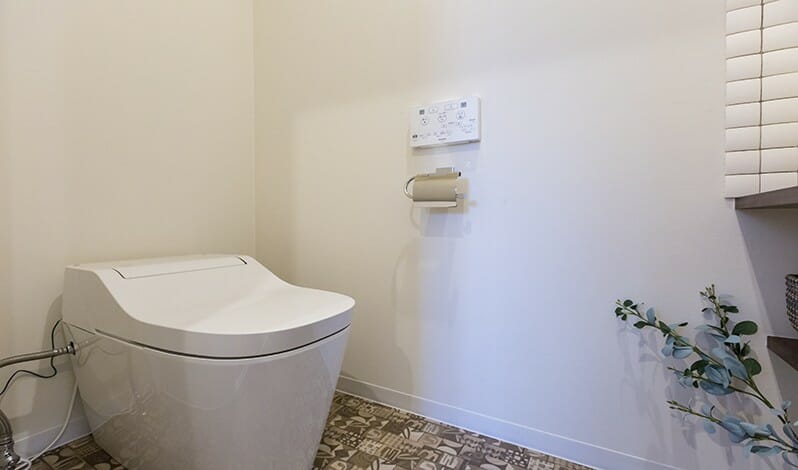 勾配屋根が魅力、和シックなコンパクトモデルハウス